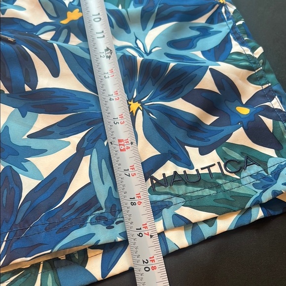 Nautica Blue and White Swim Trunks with Tropical Print, Men’s Large - Picture 5 of 7